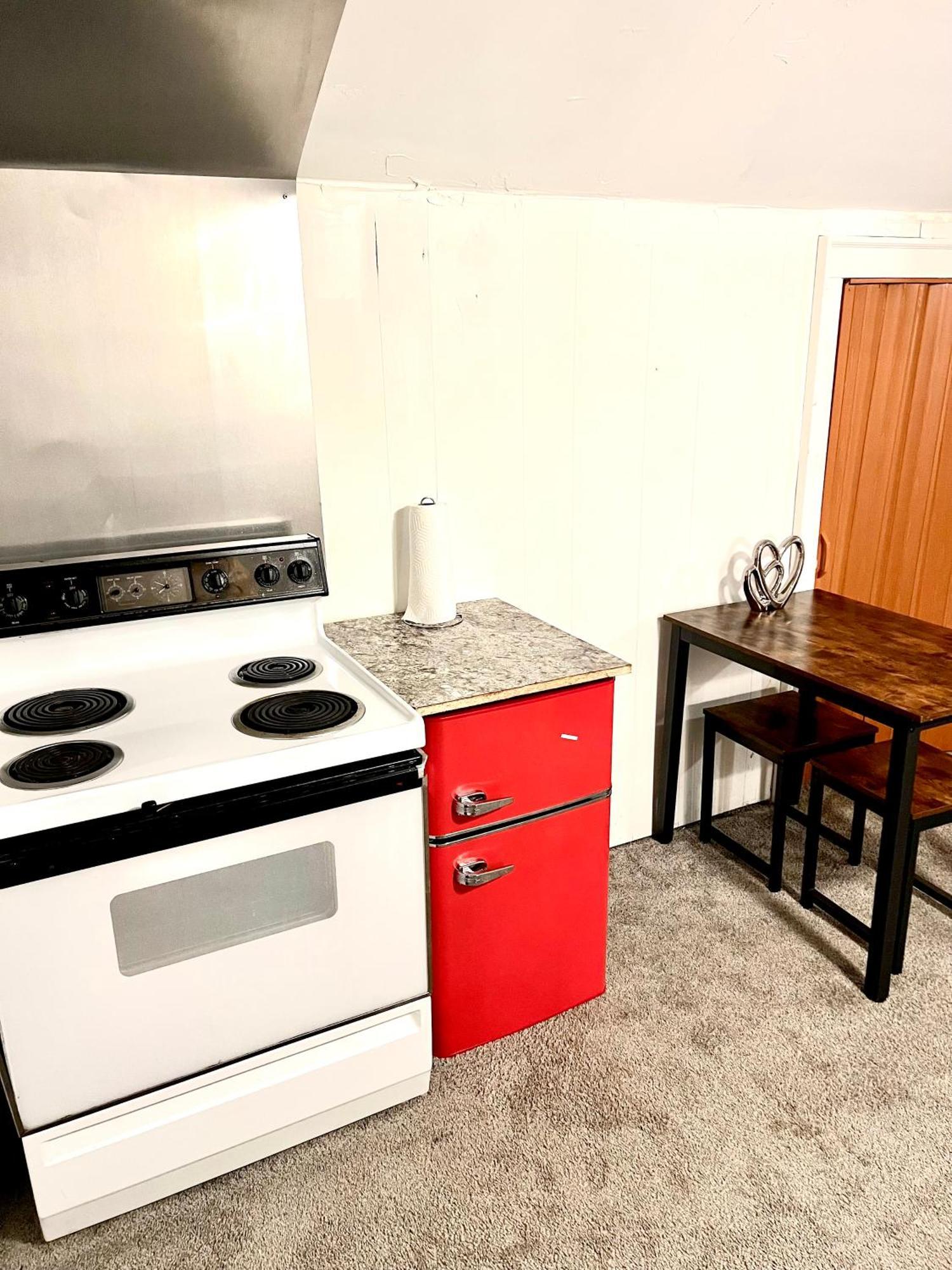 Two Bedroom Villa Studio With Fireplace & Living Room ديترويت المظهر الخارجي الصورة
